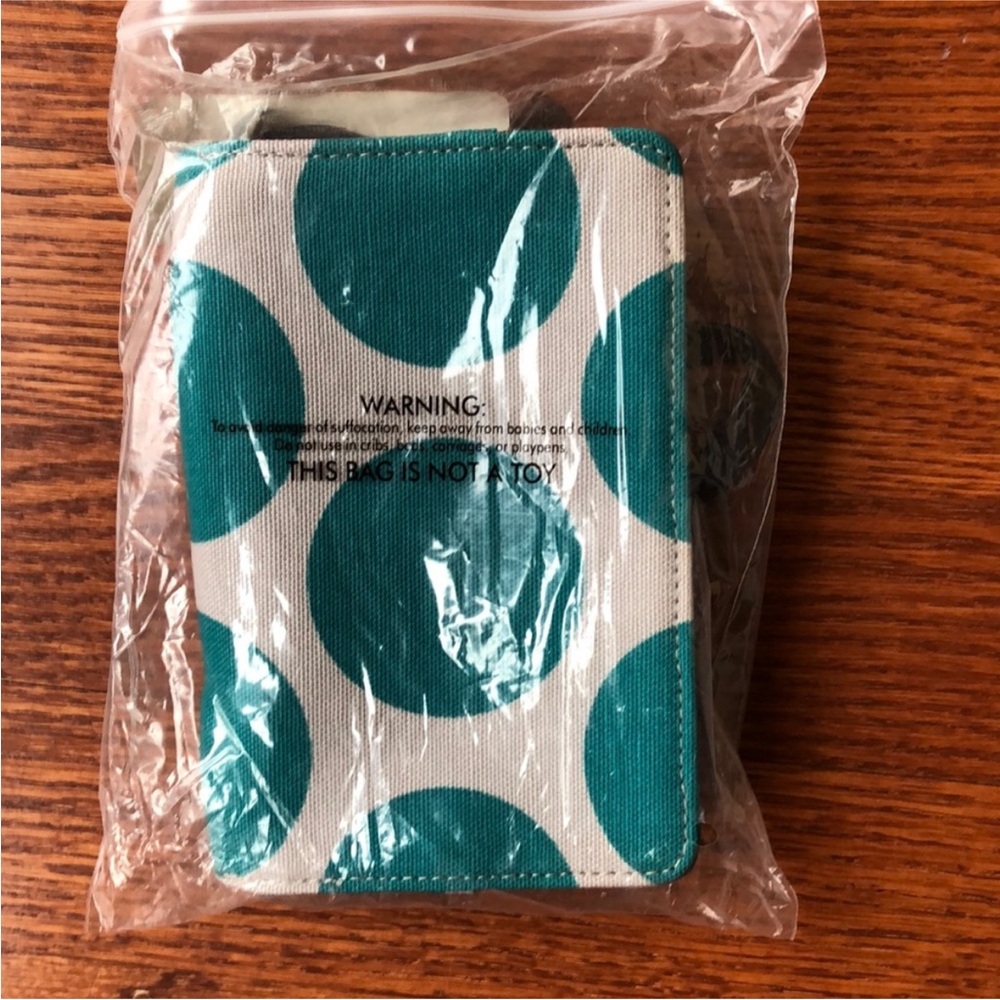 Thirty-One Every-Day Wristlet in Teal Mod Dot - Picture 3 of 5